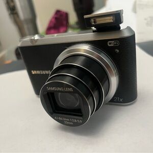 Samsung 16.2 MP digital camera